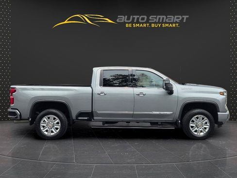 Used 2024 Chevrolet Silverado 2500 High Country w/ High Country Premium Package AWD/4WD image 6