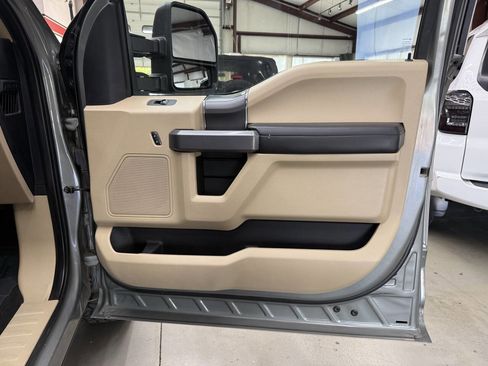 Used 2019 Ford F150 XLT w/ Equipment Group 302A Luxury AWD/4WD image 16