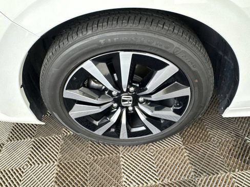 Used 2024 Honda Civic EX image 34