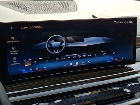 Used 2024 BMW X5 xDrive40i w/ Premium Package image 18