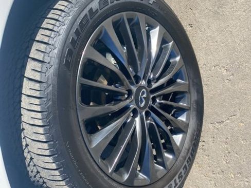 Used 2023 INFINITI QX80 Premium Select w/ Cargo Package image 10