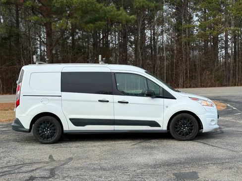 Used 2018 Ford Transit Connect XLT image 2