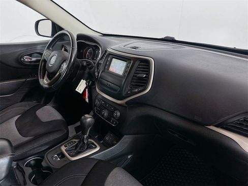 Used 2015 Jeep Cherokee Sport w/ Cold Weather Group image 29