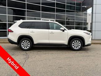 Used 2024 Toyota Grand Highlander XLE FWD video 2