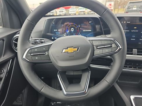 New 2026 Chevrolet Equinox LT w/ Convenience Package II AWD/4WD image 16