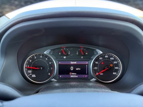 Used 2023 GMC Acadia SLT FWD image 17