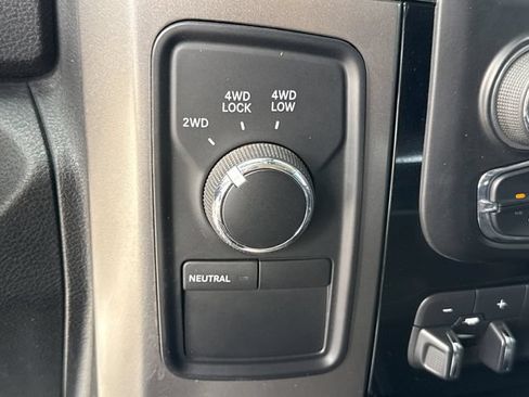 Used 2018 RAM 2500 Laramie w/ Sport Appearance Group AWD/4WD image 37