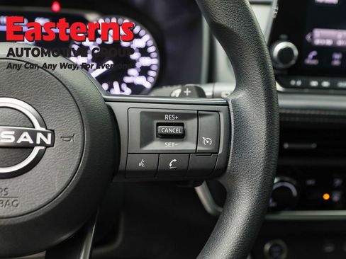 Used 2023 Nissan Rogue S image 16