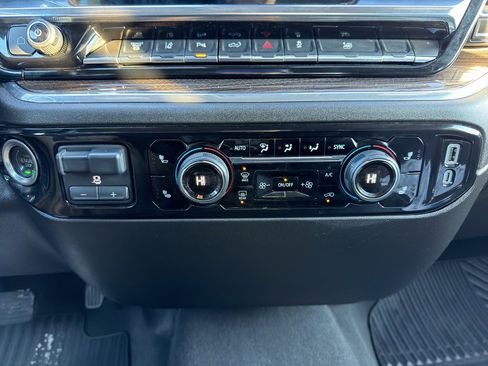 Used 2025 Chevrolet Silverado 3500 LT w/ Safety Package AWD/4WD image 24
