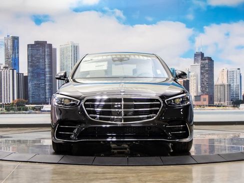Used 2026 Mercedes-Benz S 580 4MATIC Sedan image 3