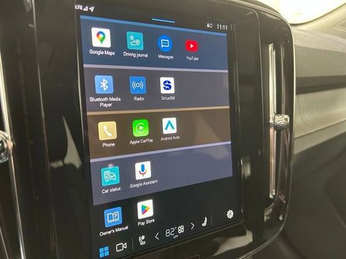 Used 2025 Volvo XC40 B5 Core image 18