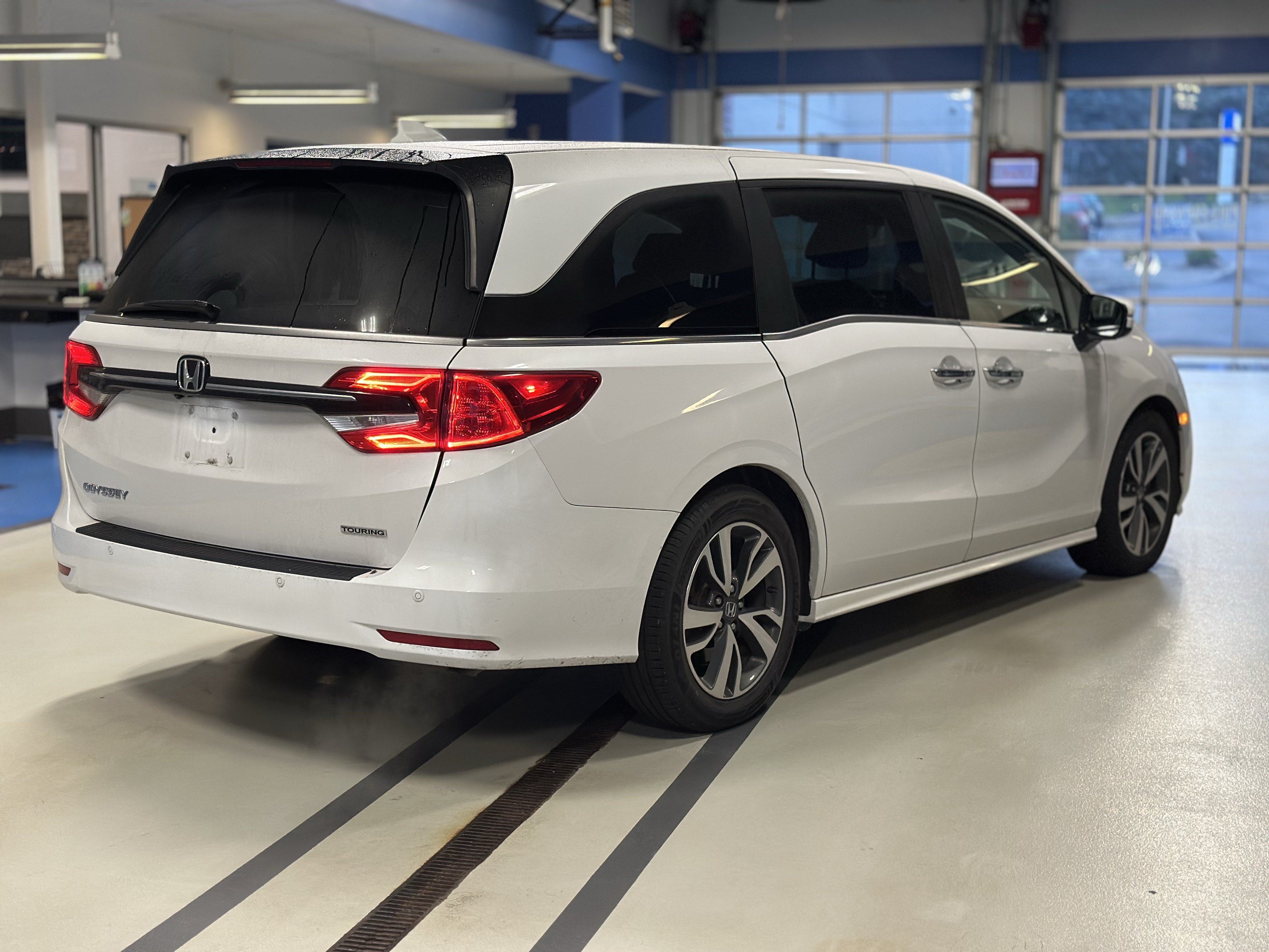 Used 2023 Honda Odyssey Touring image 5