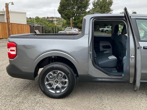 New 2026 Ford Maverick XLT w/ XLT Luxury Package FWD image 18