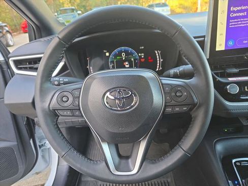 Certified 2025 Toyota Corolla SE image 26