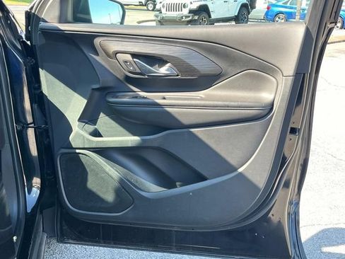 Used 2023 GMC Terrain SLE w/ LPO, Floor Liner Package FWD image 23