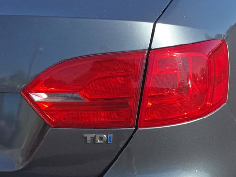 Used 2012 Volkswagen Jetta TDI FWD image 26