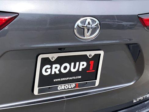 Used 2023 Toyota Highlander Limited image 30