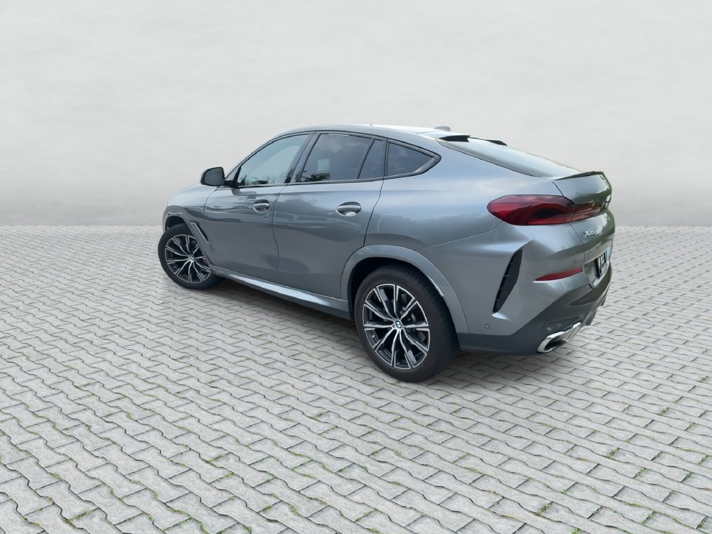 Certified 2025 BMW X6 xDrive40i AWD/4WD image 6