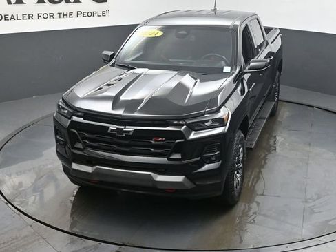 Used 2024 Chevrolet Colorado Z71 w/ Z71 Convenience Package 2 AWD/4WD image 45
