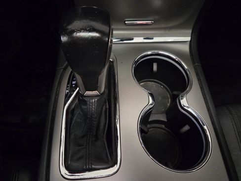 Used 2018 Jeep Grand Cherokee Limited image 24