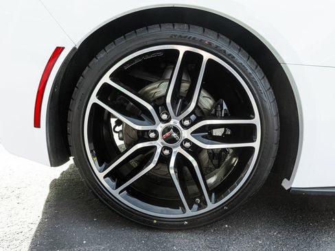 Used 2018 Chevrolet Corvette Stingray Convertible RWD image 28