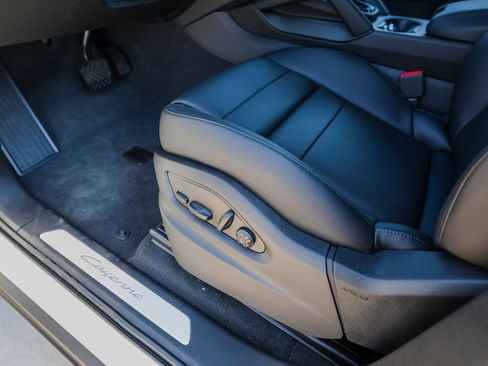 New 2025 Porsche Cayenne E-Hybrid image 14