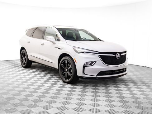 Used 2023 Buick Enclave Essence w/ Experience Buick Package image 8