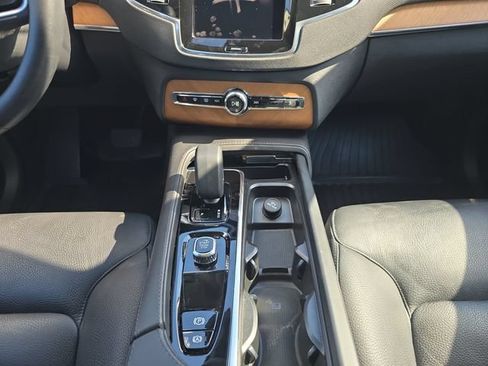 Used 2023 Volvo XC90 B6 Plus w/ Protection Package Premier AWD/4WD image 11