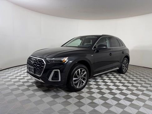 Used 2023 Audi Q5 2.0T Premium Plus w/ Premium Plus Package AWD/4WD image 3