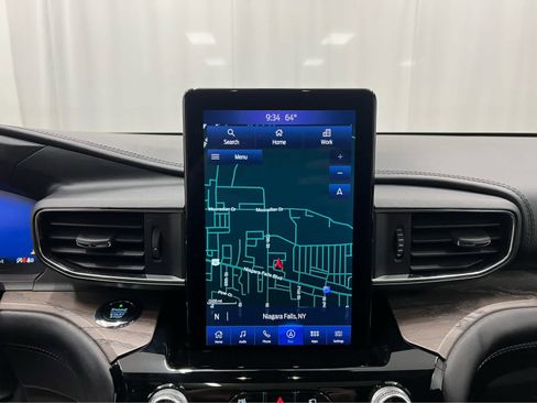 Used 2021 Ford Explorer Platinum w/ Equipment Group 601A image 4