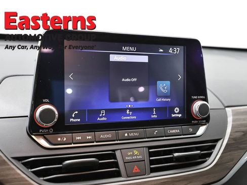 Used 2025 Nissan Altima 2.5 SV FWD image 19