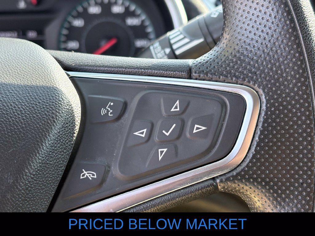 Used 2025 Chevrolet Malibu LT FWD image 13