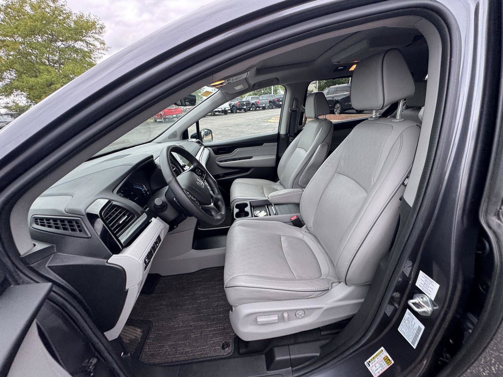 Used 2023 Honda Odyssey Elite image 15