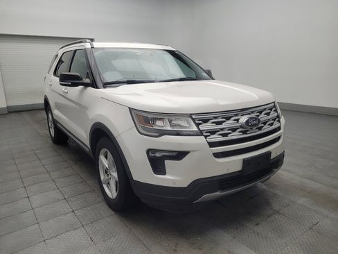 Used 2019 Ford Explorer XLT w/ Equipment Group 202A FWD image 13