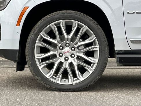 New 2026 GMC Yukon XL Denali w/ Denali Reserve Package AWD/4WD image 29