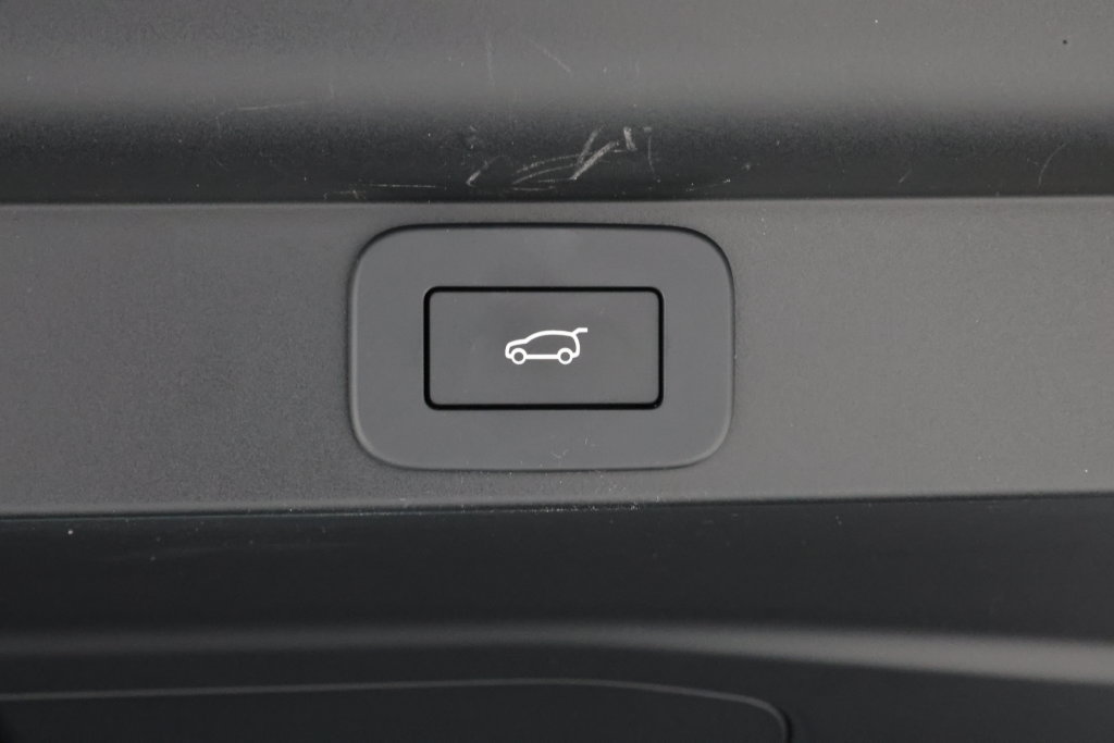 Used 2024 Land Rover Range Rover SE AWD/4WD image 10