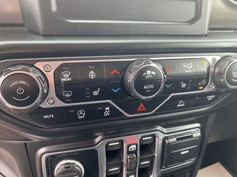 Used 2022 Jeep Wrangler Unlimited Sport AWD/4WD image 33