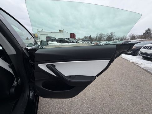 Used 2019 Tesla Model 3 Performance image 21