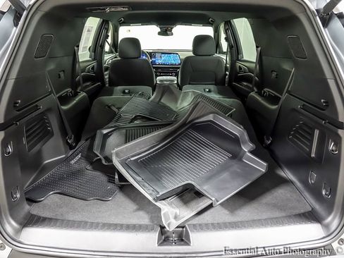 Used 2024 Chevrolet Traverse LT w/ LPO, Floor Liner Package image 23