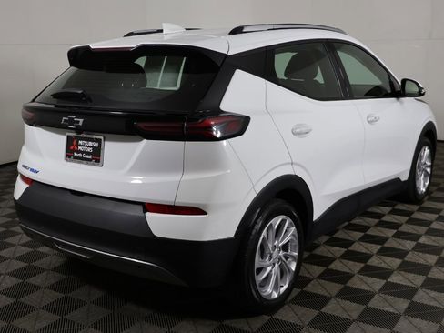Used 2022 Chevrolet Bolt EUV LT w/ Comfort Package image 9