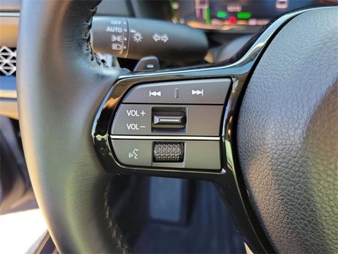 Used 2023 Honda Accord Touring image 18