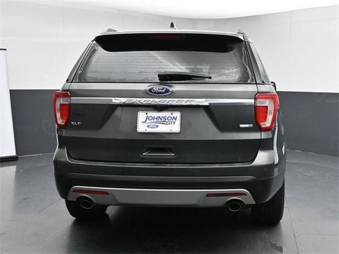 Used 2016 Ford Explorer XLT w/ Equipment Group 202A image 14