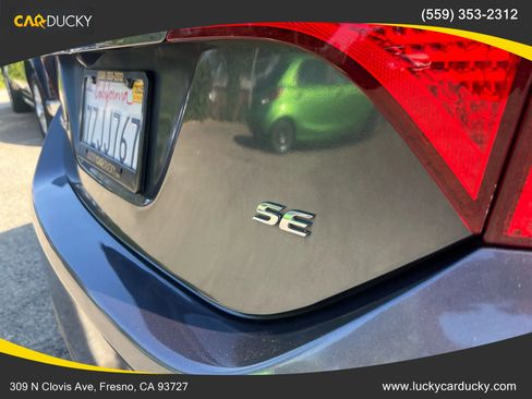 Used 2017 Toyota Corolla SE image 11