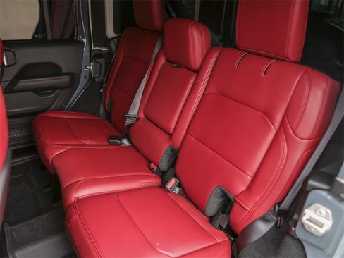 Used 2024 Jeep Wrangler Unlimited Rubicon 392 image 31