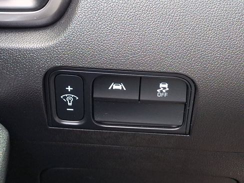 Used 2023 Kia Sorento LX image 25