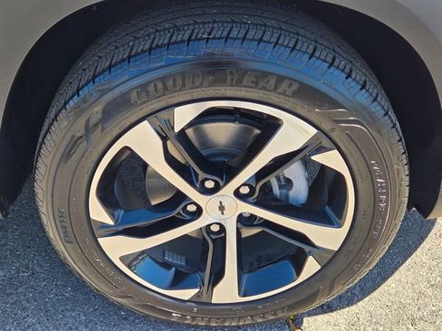 Used 2024 Chevrolet Trax RS w/ Driver Confidence Package FWD image 9