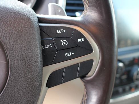 Used 2017 Jeep Grand Cherokee Overland image 22