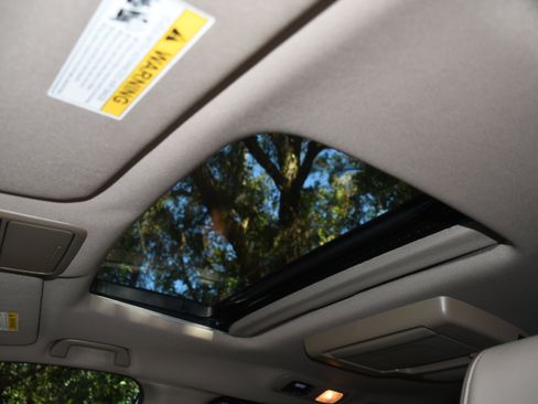 Used 2023 Honda Odyssey Elite image 7