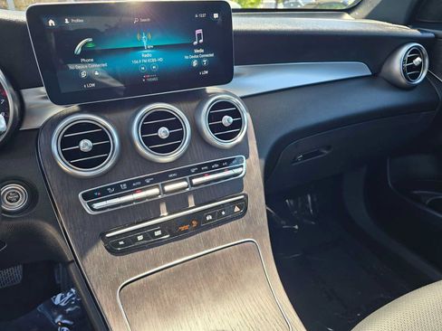 Used 2022 Mercedes-Benz GLC 300 image 28
