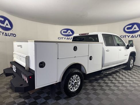 Used 2024 Chevrolet Silverado 2500 LT w/ Convenience Package image 4